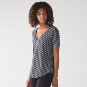 Lululemon Love Tee III Modern Stripe Heathered Black White Size 6